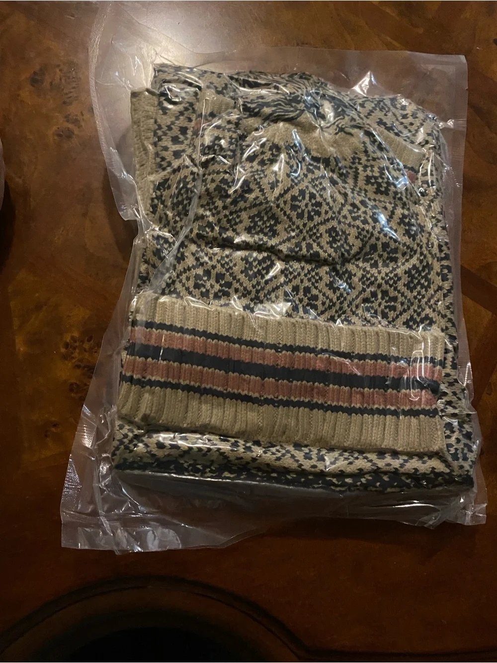 NEW- Set of 3 Winter Scarf, Gloves, and hat